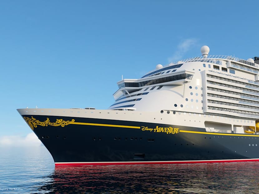 Disney Adventure MAIDEN VOYAGE メダル Disney Adventure's maiden voyage pushed back three months to March